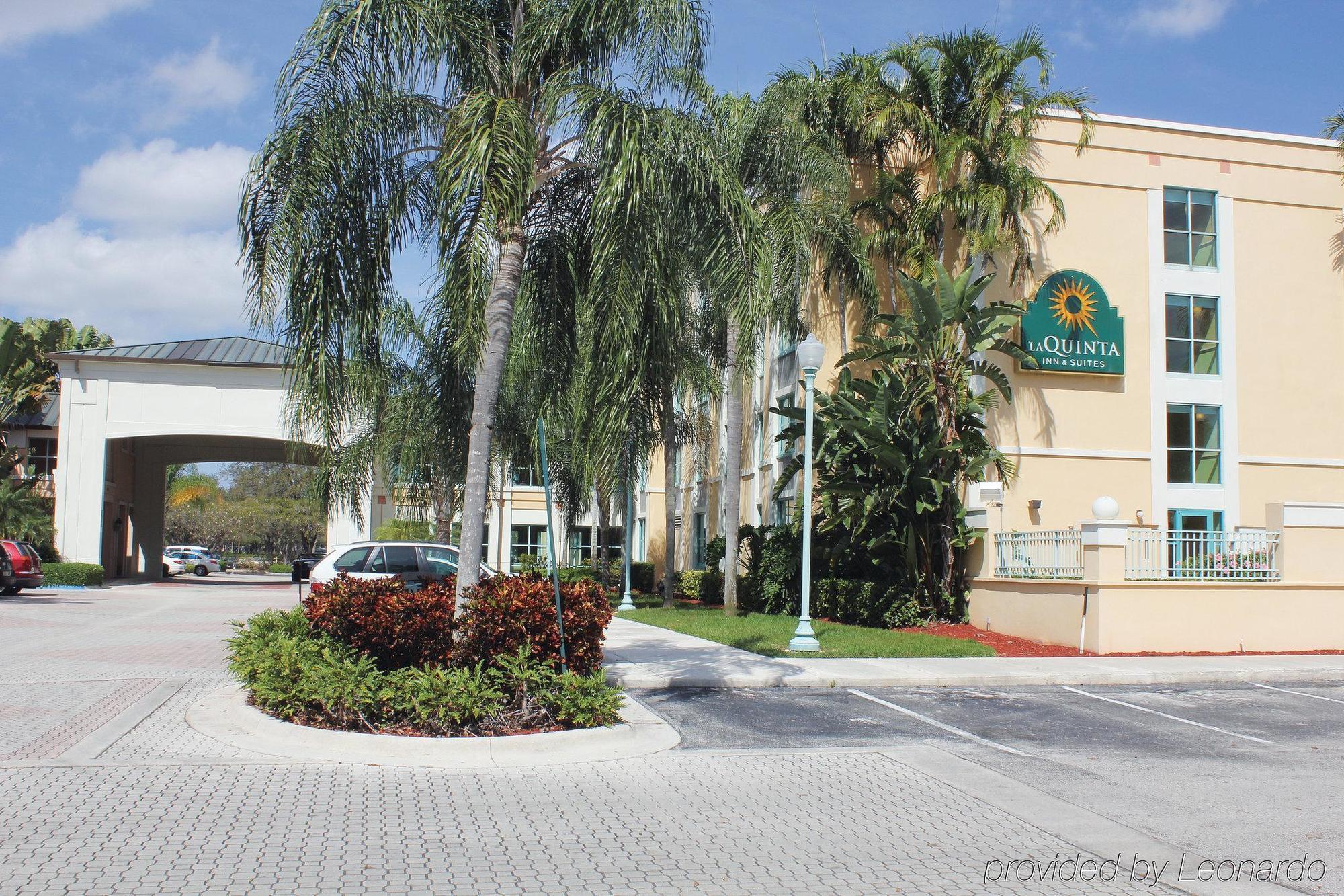 La Quinta By Wyndham Plantation At Sw 6Th St Hotel Exterior photo
