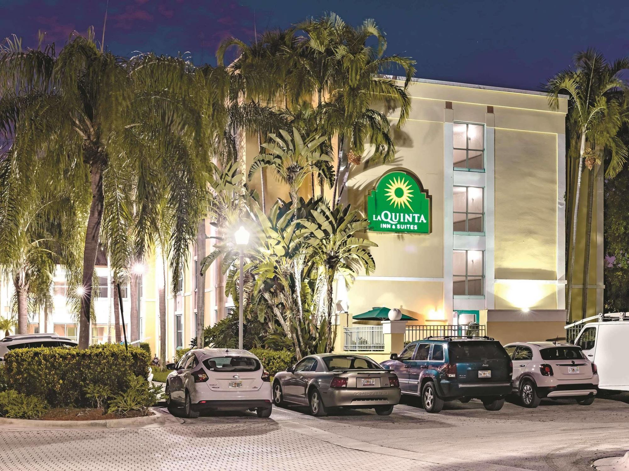 La Quinta By Wyndham Plantation At Sw 6Th St Hotel Exterior photo